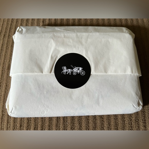 Coach Corner Zip Wristlet With Floral Print nwt - Picture 4 of 5